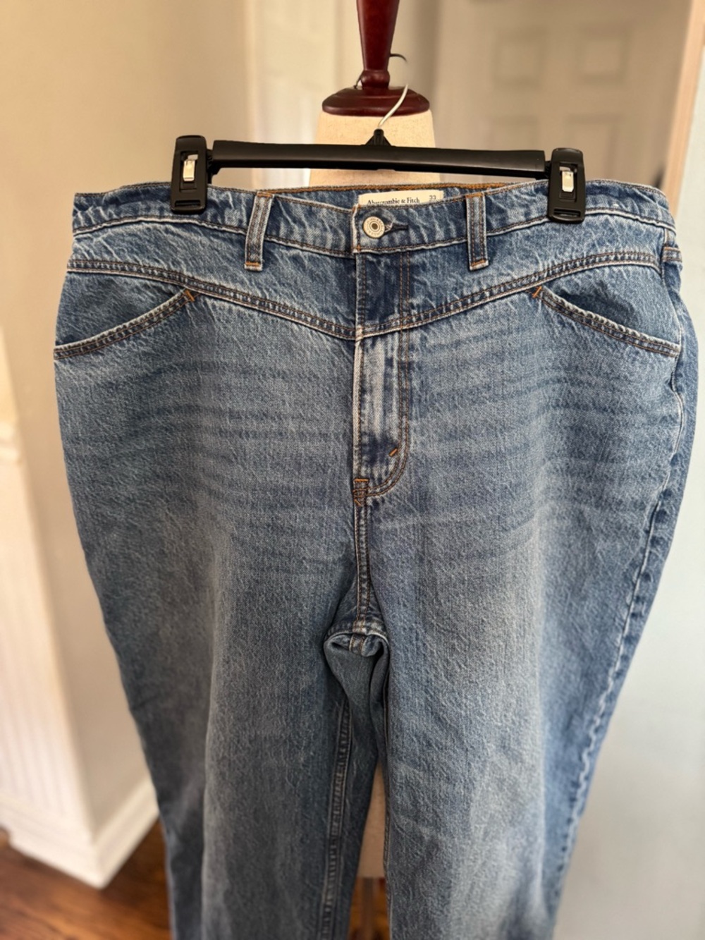 2 pairs A&F women’s jeans in size 33 - Picture 10 of 13